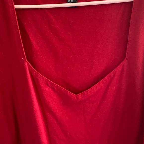 Forever21 Plus red top - Picture 2 of 3